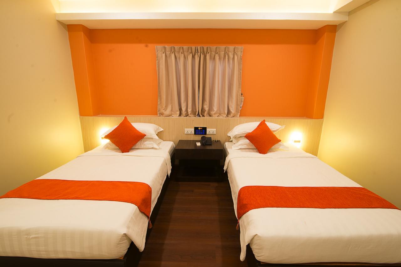 Eastern Hotel Yangon Exterior foto