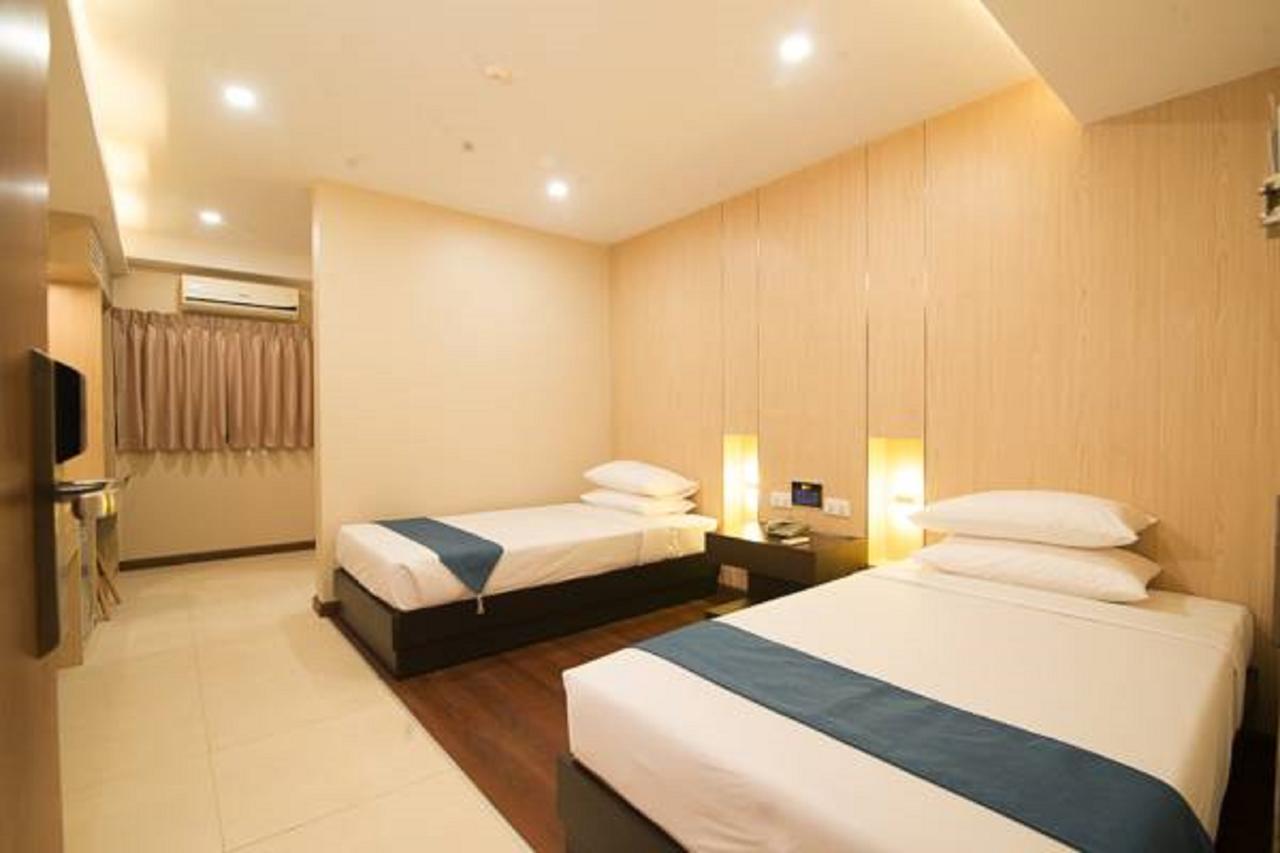 Eastern Hotel Yangon Exterior foto